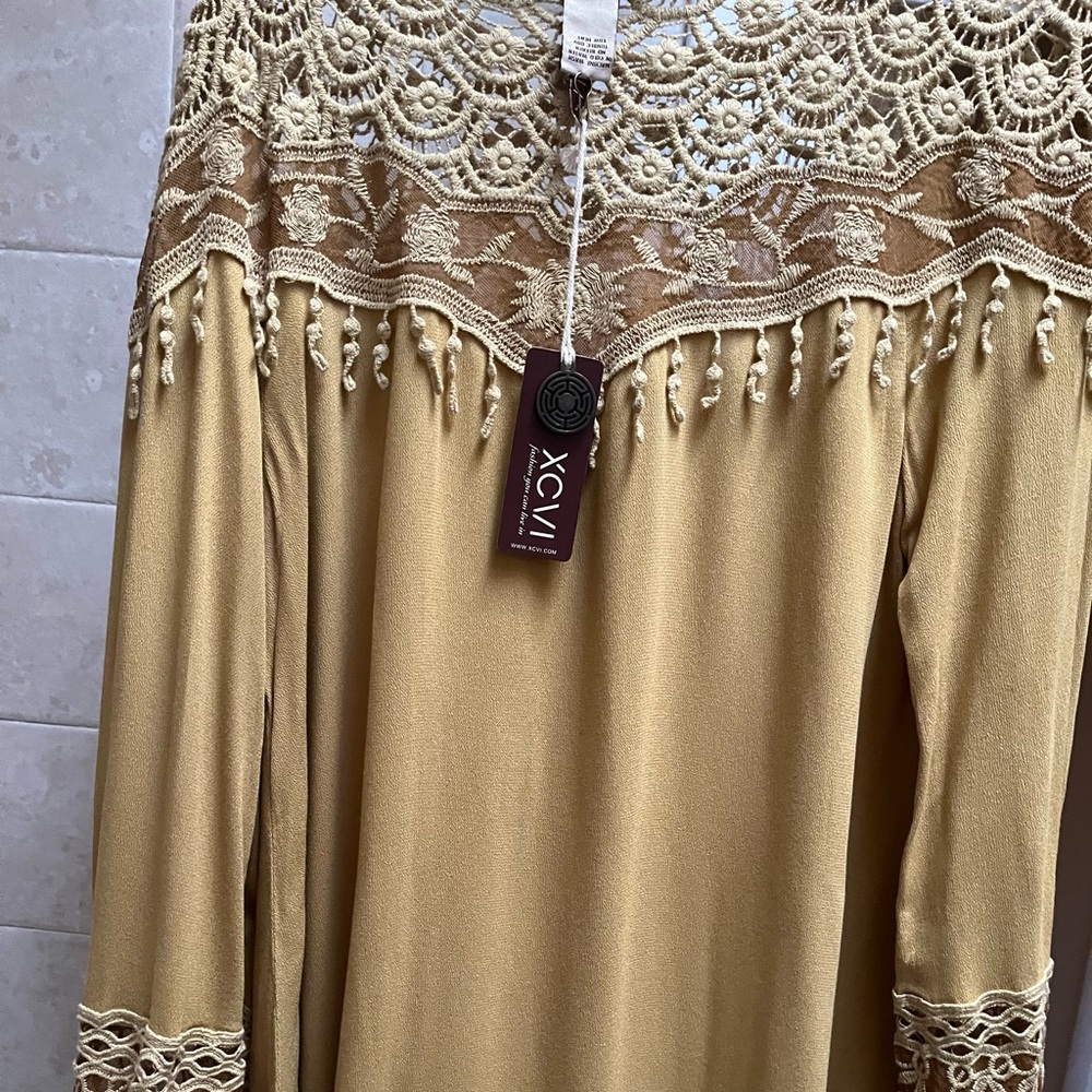 NWT XCVI tunic with details